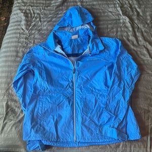 Columbia blue rain jacket in XL